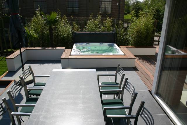 jakuzzi in terras inbouw